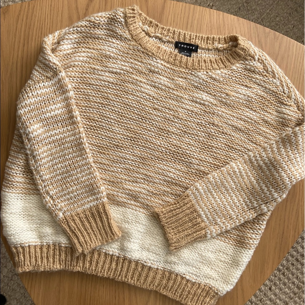 Nordstrom Trouve Neutral Sweater Size Medium